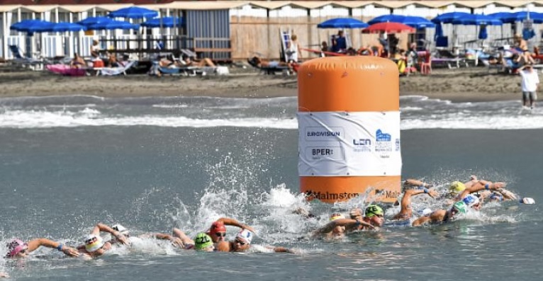 ايقاف سباق  في بطولة أوروبا للسباحة بعد 3 ساعات  والأسباب  مجهولة