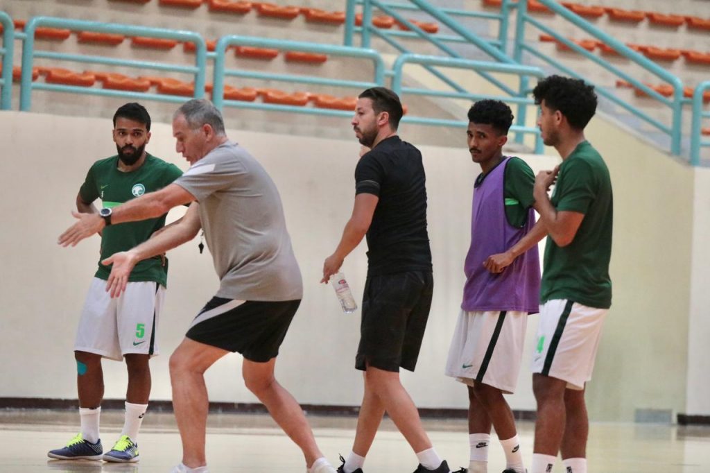 أخضر الصالات يواجه عمان في نصف نهائي بطولة غرب آسيا بالكويت