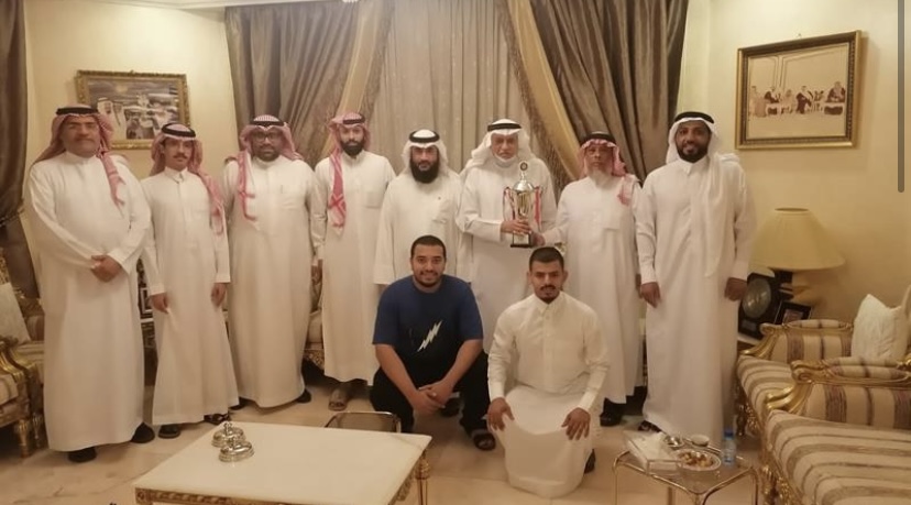 أعضاء مجلس إدارة نادي الصم في زيارة لعميد المدربين السعوديين خليل  الزياني