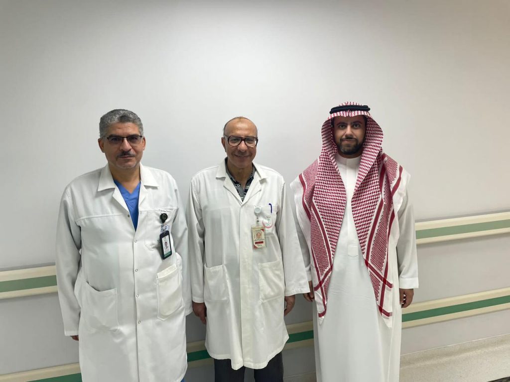 فريق طبي في مستشفى الملك خالد بالمجمعة يتمكن من إنقاذ  مريضة زراعة كلى منذ 13 سنة